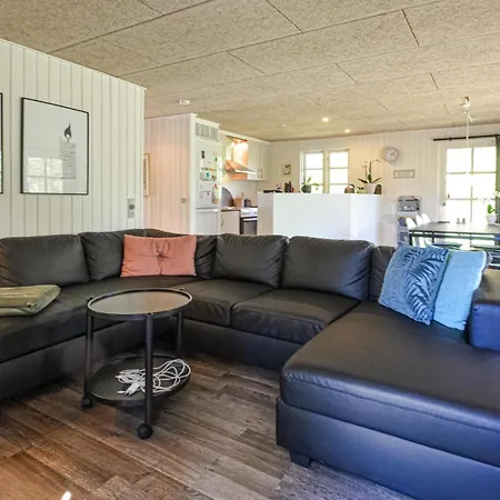 Three-bedroom In Tatil Evi *