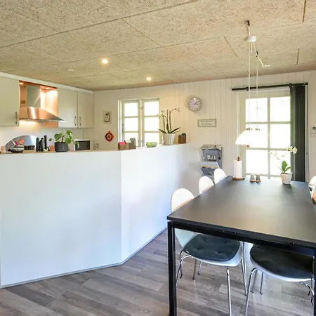 Three-bedroom In Thyholm